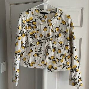 White House Black Market Lemon Print Denim Trucker Jacket 🍋